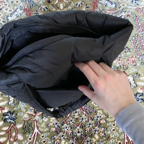 BAGGU Black Quilted Tote Bag - Picture 7 of 8